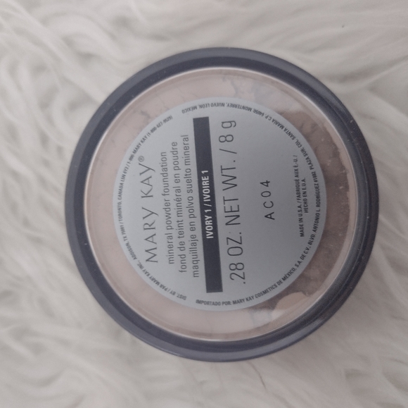 Mary Kay mineral Powder Foundation Ivory 1. - Picture 2 of 3